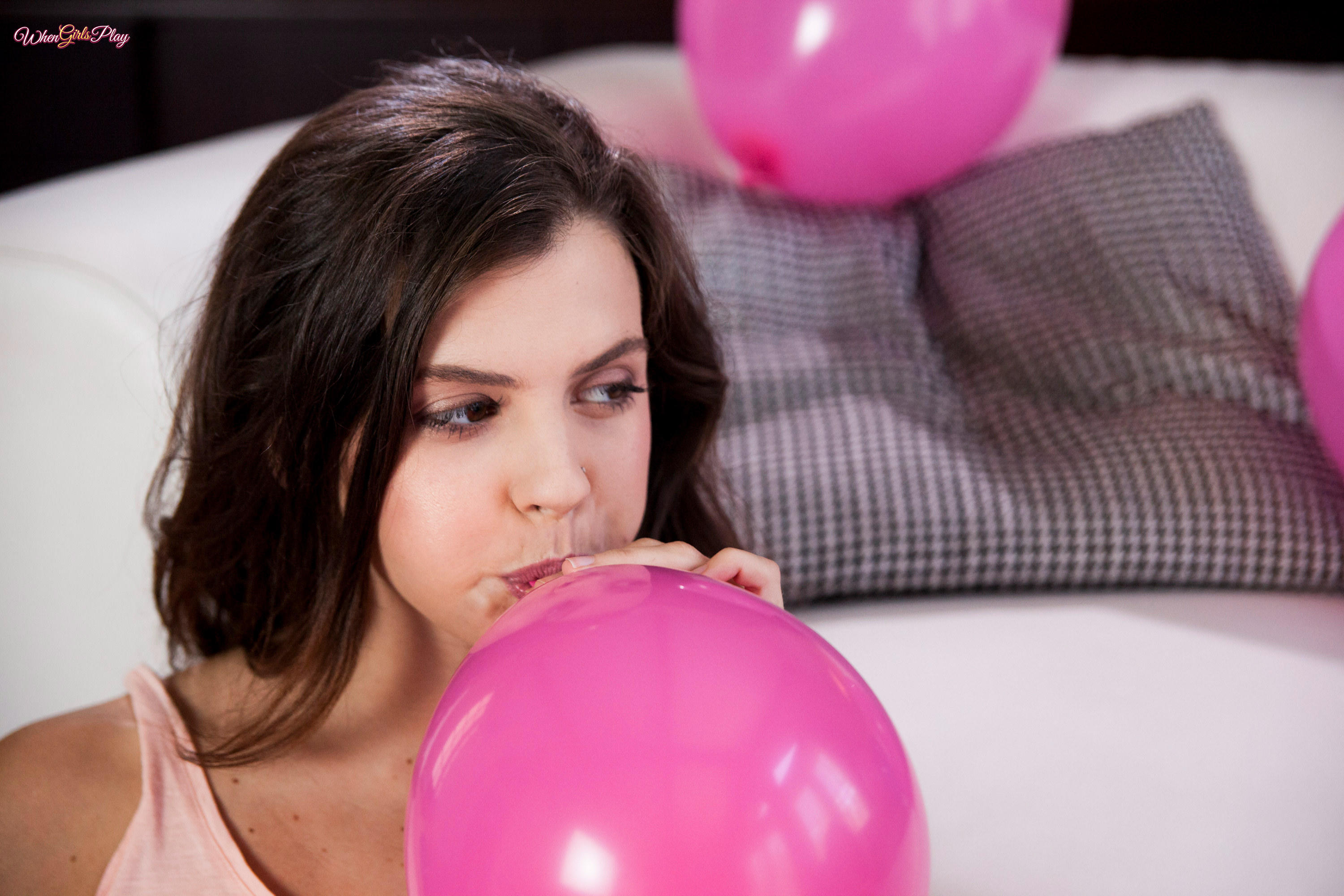 Twistys 'Balloon Poon' starring Keisha Grey (Photo 1)